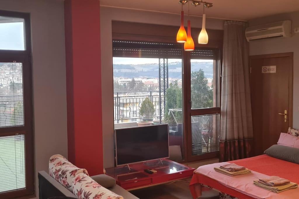 Unique Studio- Great Balcony And View! Parking Possibility! Veliko Tărnovo Exterior foto