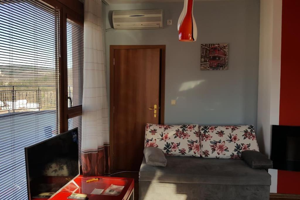 Unique Studio- Great Balcony And View! Parking Possibility! Veliko Tărnovo Exterior foto