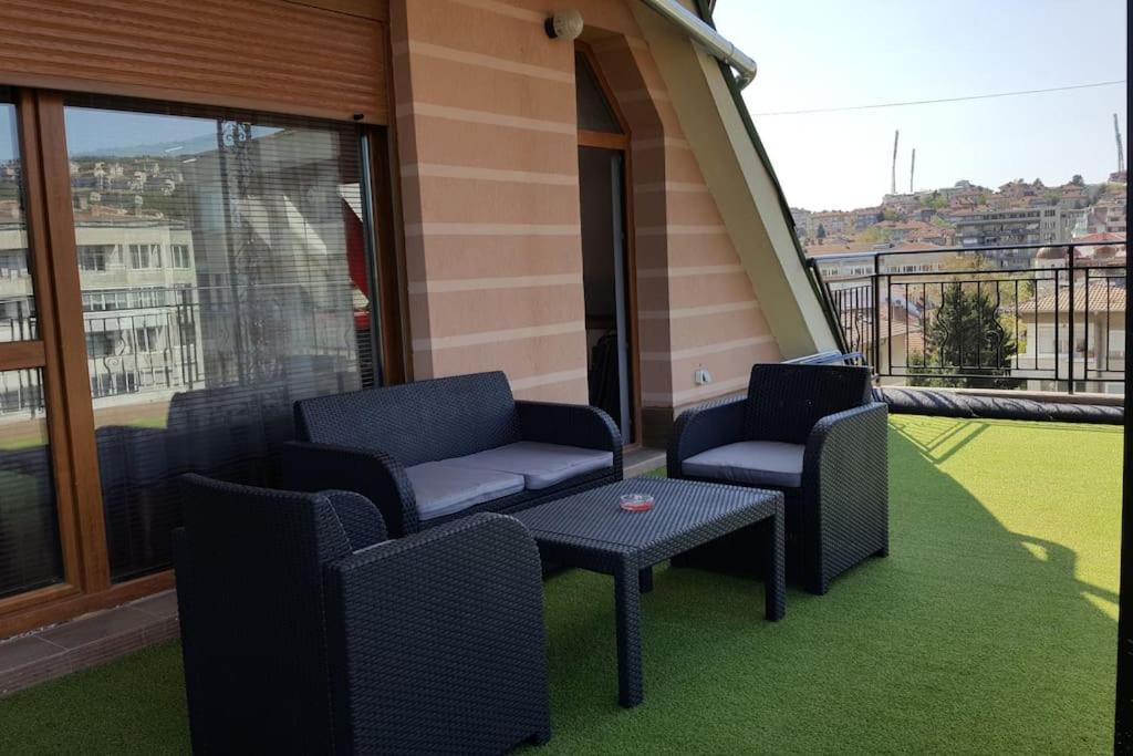 Unique Studio- Great Balcony And View! Parking Possibility! Veliko Tărnovo Exterior foto