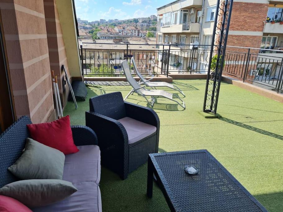 Unique Studio- Great Balcony And View! Parking Possibility! Veliko Tărnovo Exterior foto