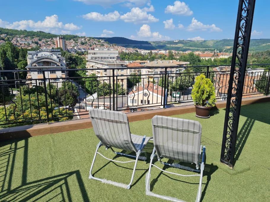 Unique Studio- Great Balcony And View! Parking Possibility! Veliko Tărnovo Exterior foto