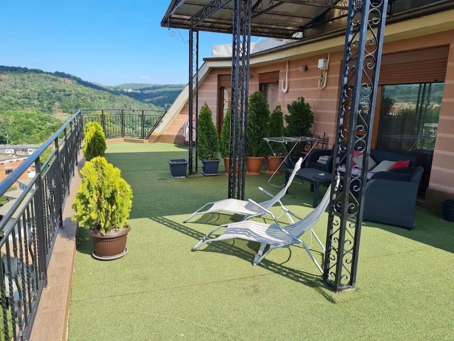 Unique Studio- Great Balcony And View! Parking Possibility! Veliko Tărnovo Exterior foto