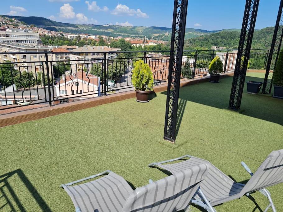 Unique Studio- Great Balcony And View! Parking Possibility! Veliko Tărnovo Exterior foto
