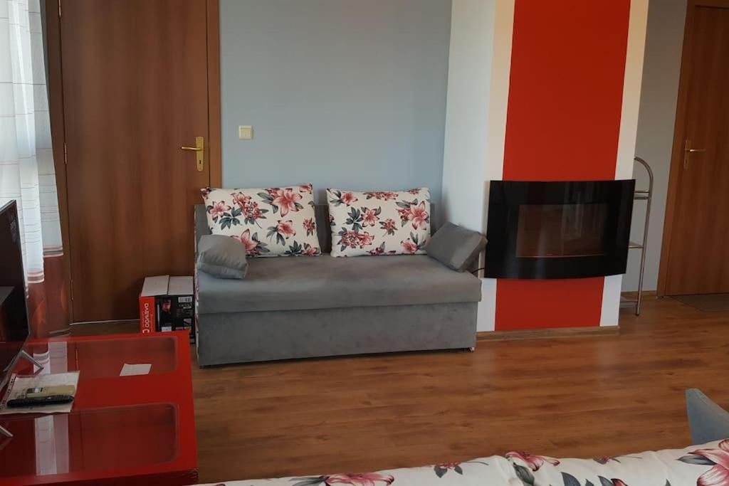 Unique Studio- Great Balcony And View! Parking Possibility! Veliko Tărnovo Exterior foto