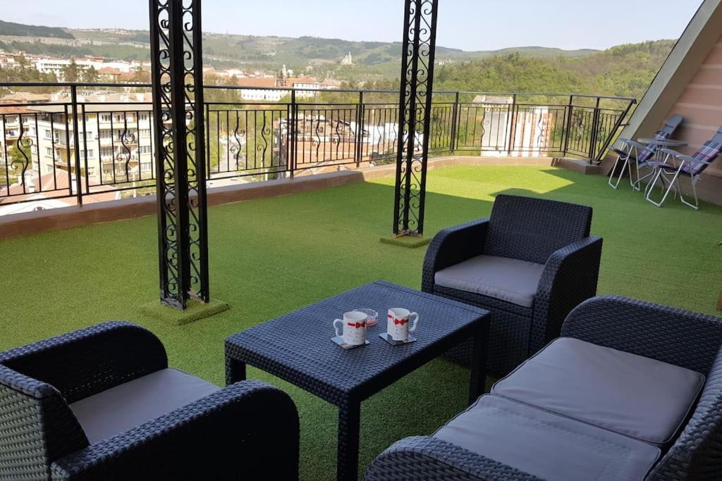 Unique Studio- Great Balcony And View! Parking Possibility! Veliko Tărnovo Exterior foto