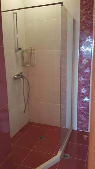 Unique Studio- Great Balcony And View! Parking Possibility! Veliko Tărnovo Exterior foto