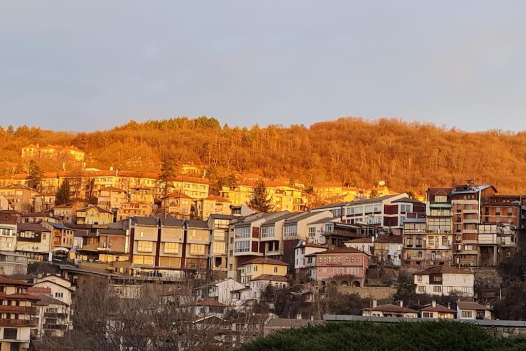 Unique Studio- Great Balcony And View! Parking Possibility! Veliko Tărnovo Exterior foto